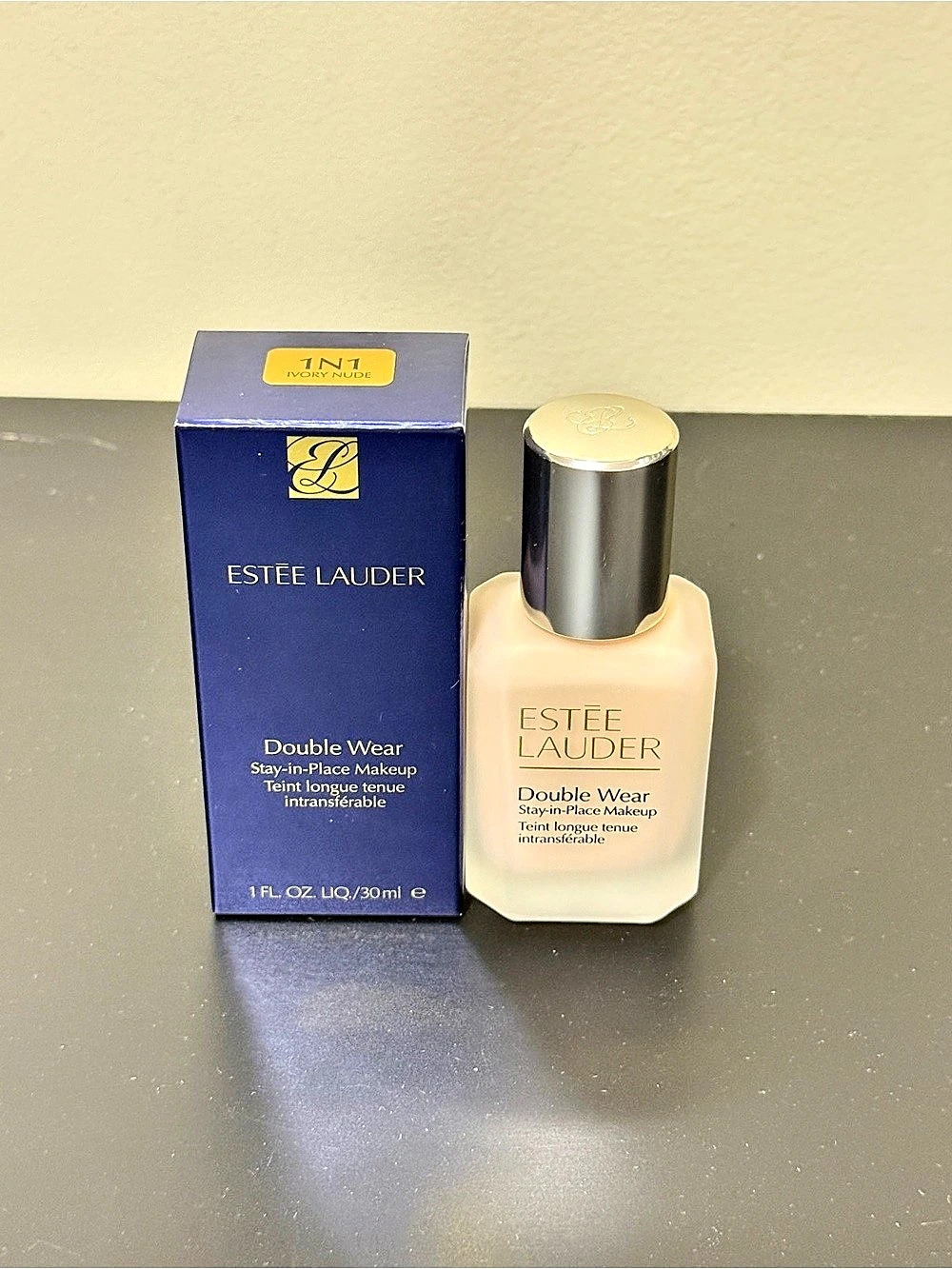 NEW!Estée Lauder Double Wear foundation full size 1oz (30ml)-1N1
